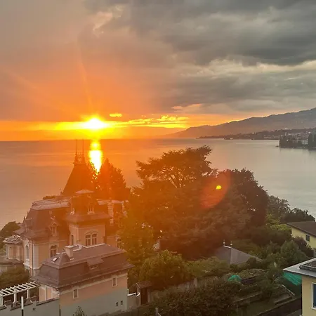 Montreux Center With View And Direct Access Apartman *