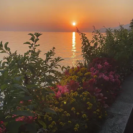 Montreux Center With View And Direct Access Apartment