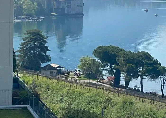 Montreux Center With View And Direct Access Appartement